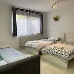 Düsseldorf Messe, 2-bedroom duplex Apartment with Kitchen&Garden