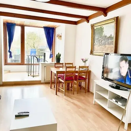 Messe, 2-bedroom Duplex With Kitchen&garden Düsseldorf